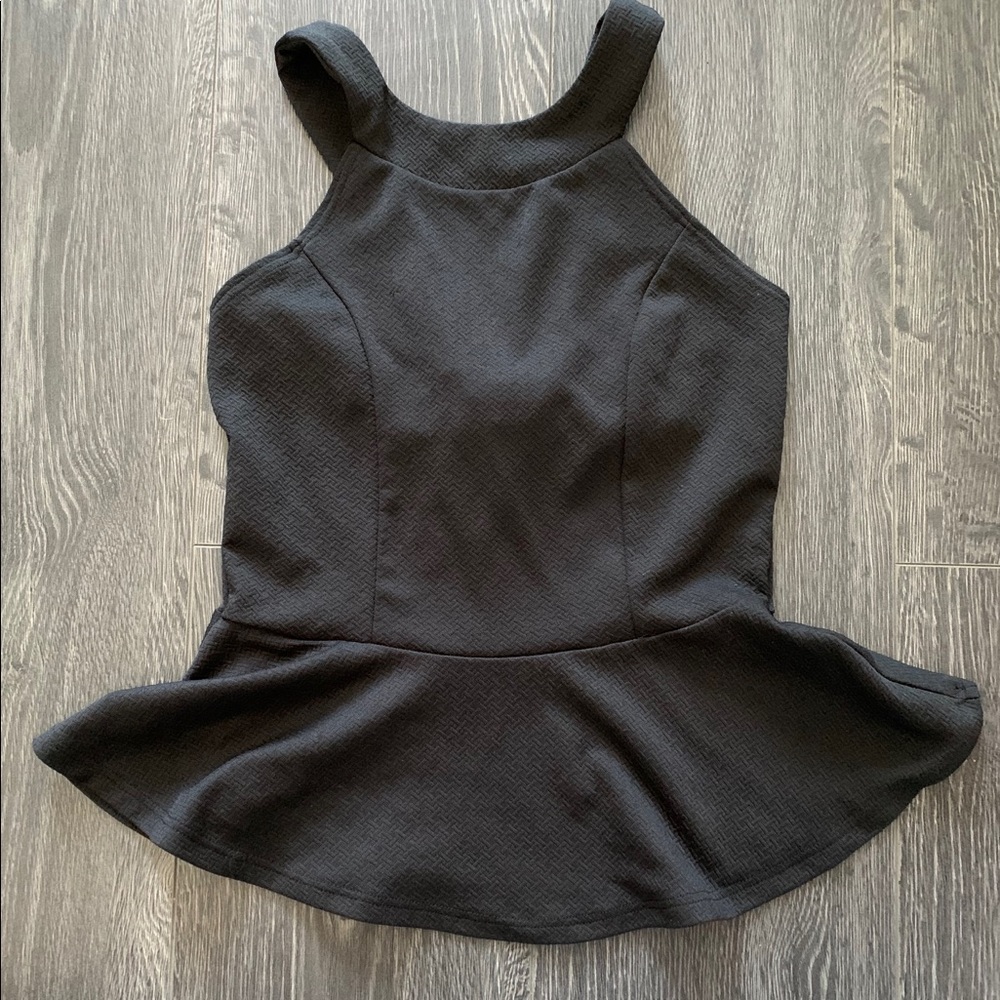 Halter neck tank top free flowing bottom S ✅